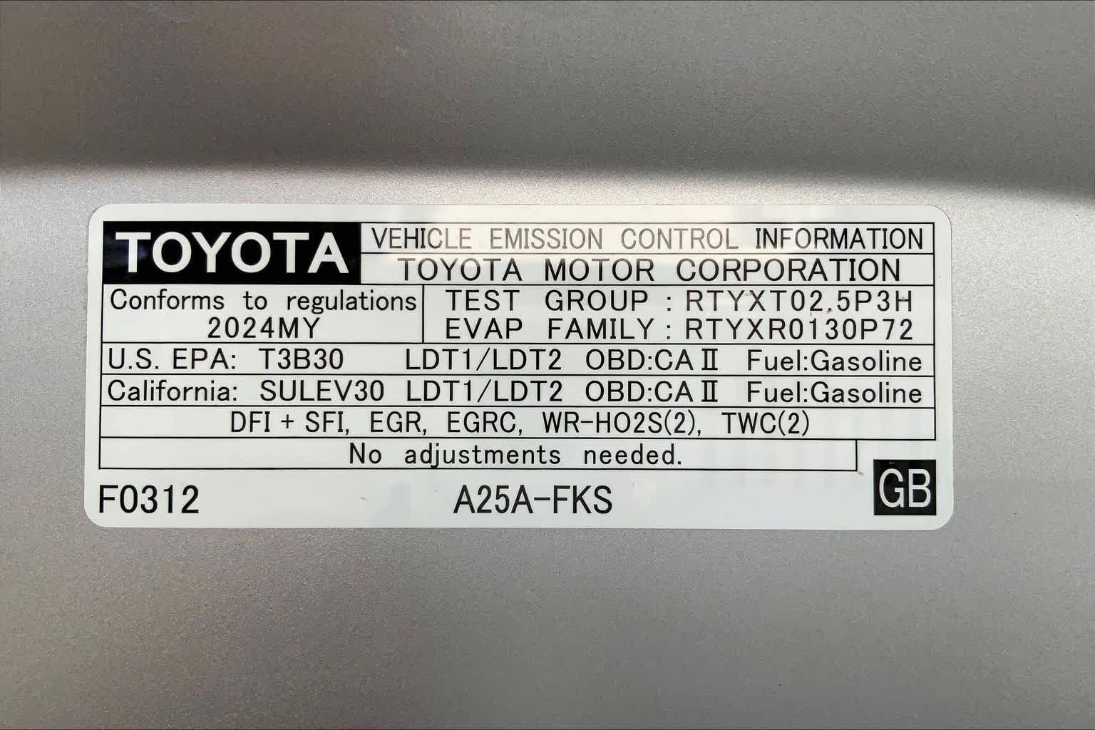 Used 2024 Silver Sky Metallic Toyota XLE Premium image 33