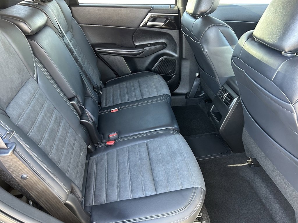 New 2026 Moonrock Gray Nissan SL image 26