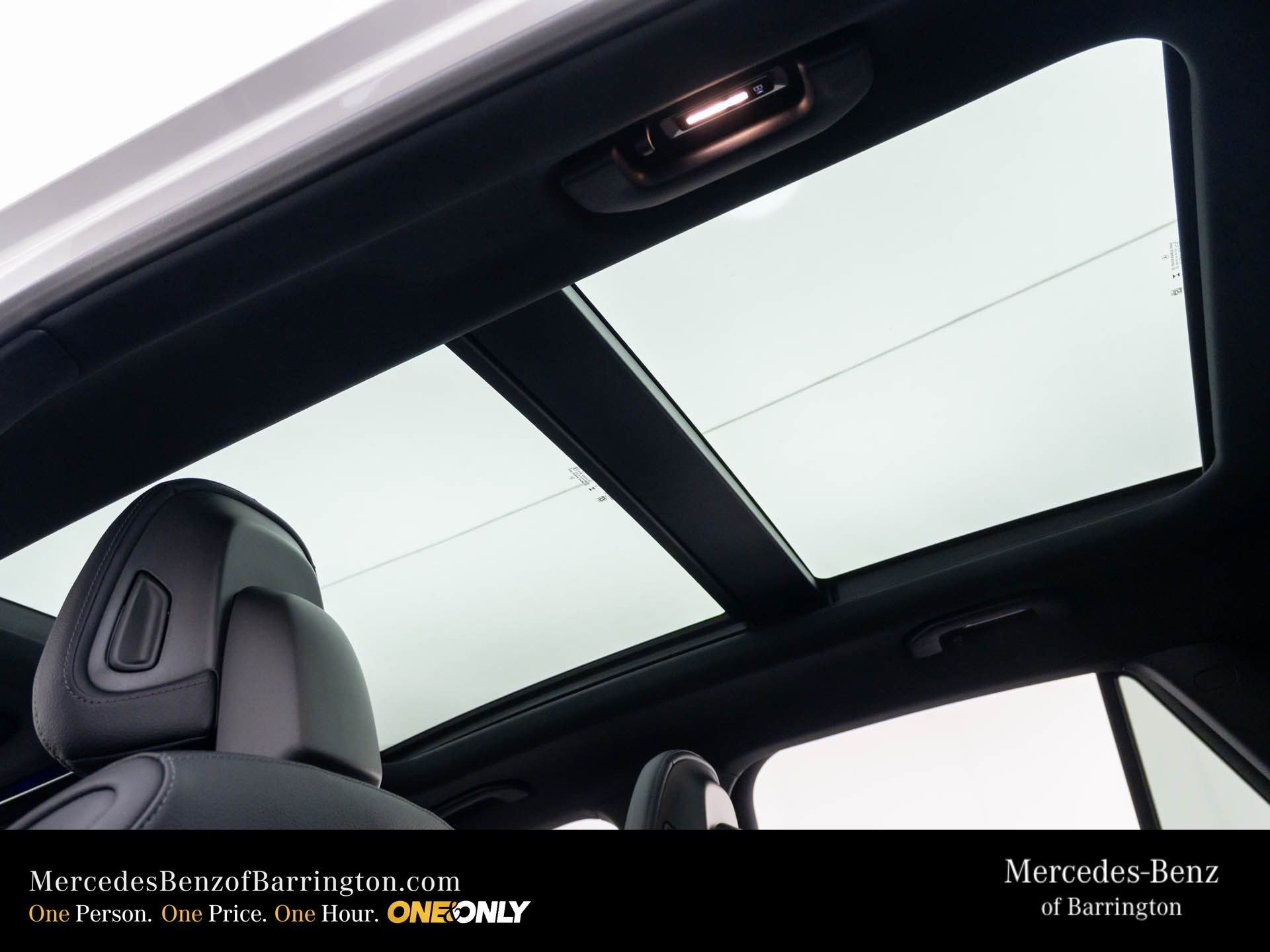 New 2026 MANUFAKTUR Moonlight White Metallic Mercedes-Benz GLC 300 image 20