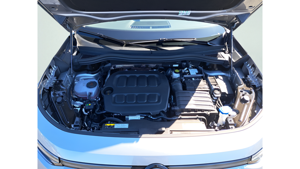 2025 Volkswagen Tiguan SE - Photo 18
