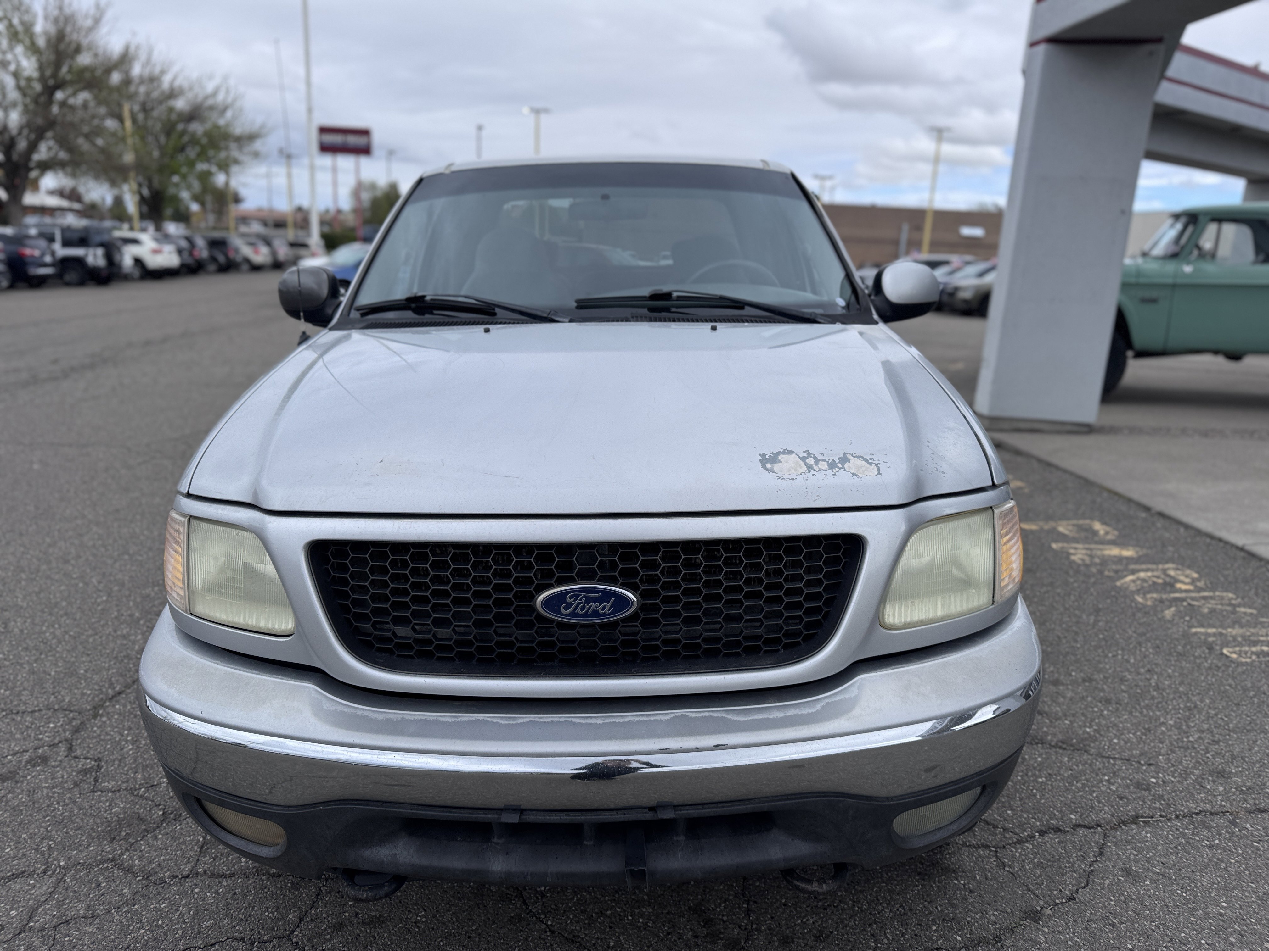 Used 2002  Ford XLT image 3