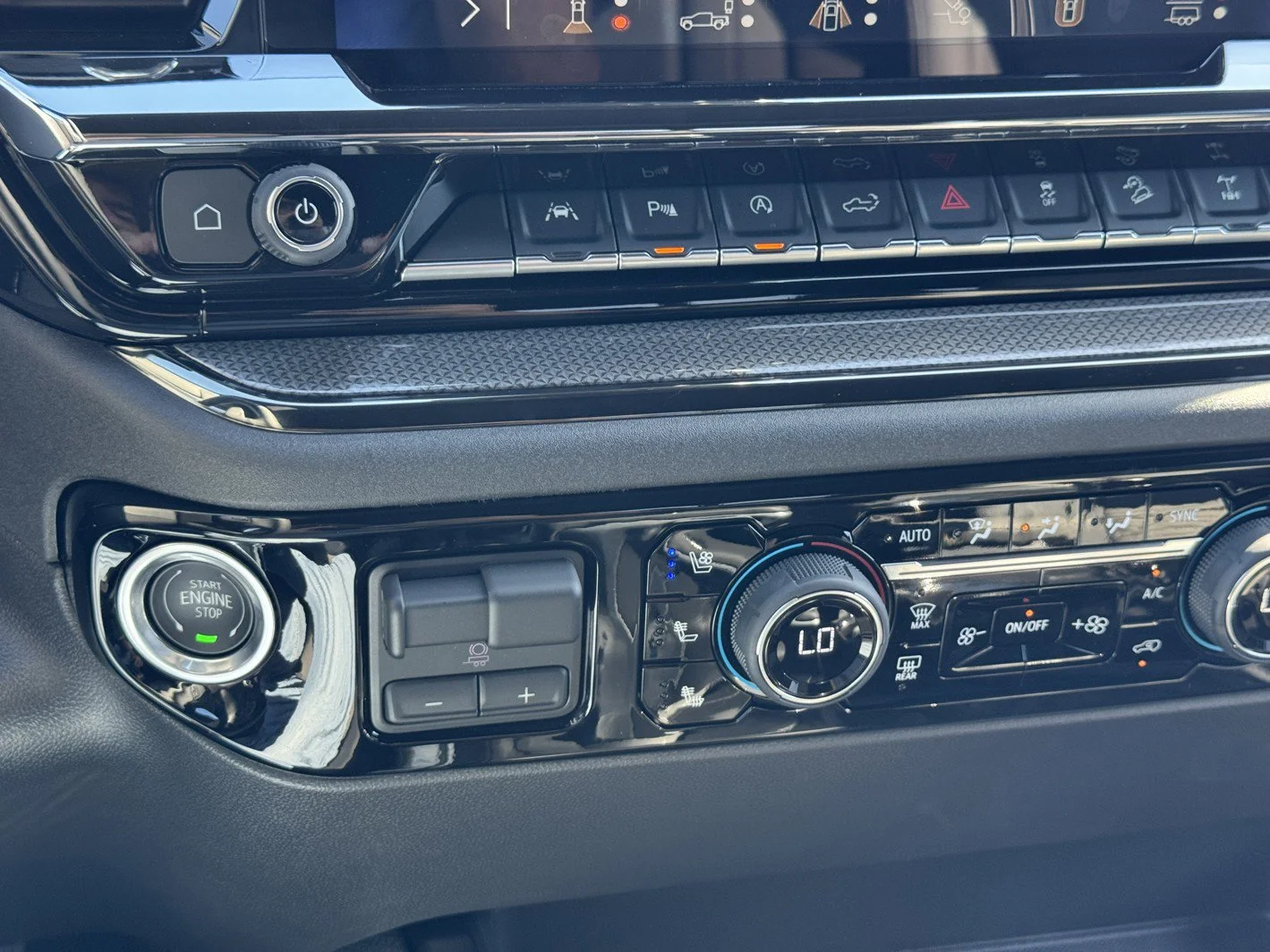 2026 Chevrolet Silverado 1500 ZR2 - Photo 19