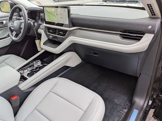 New 2026 Agate Black Metallic Ford Platinum™ image 22