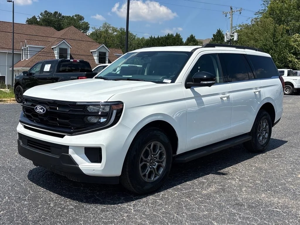 New 2027 Star White Metallic Tri-Coat Ford Active image 3