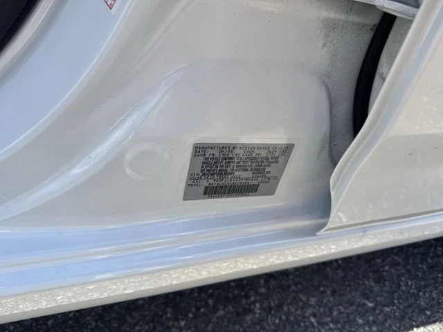 Used 2025 White Nissan 1.6 SR image 33