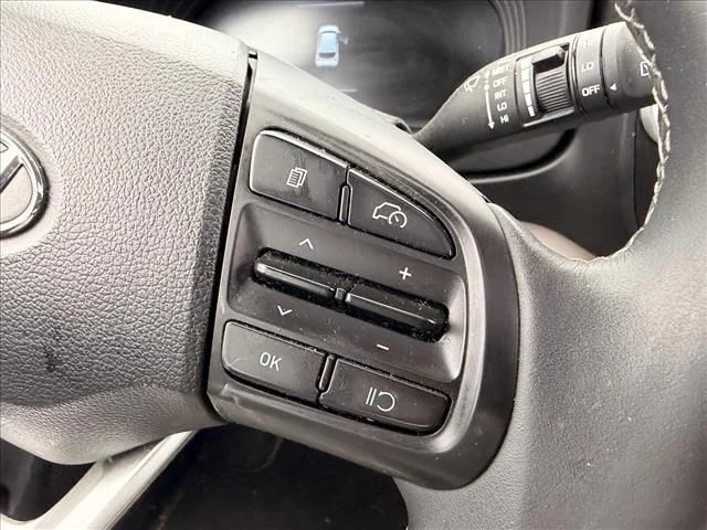 Used 2025 Gray Hyundai SEL image 19