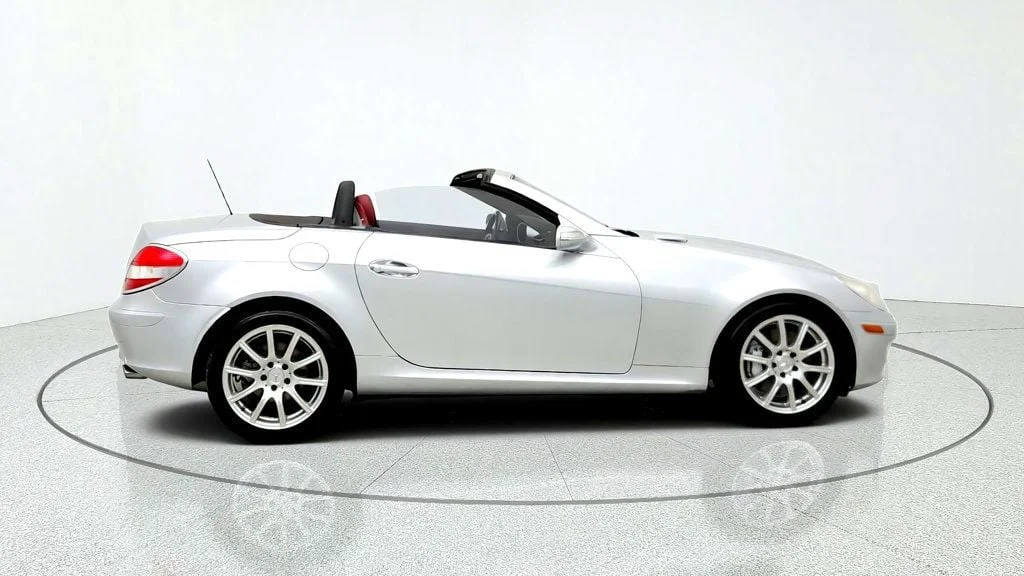 Used 2005 Iridium Silver Metallic Mercedes-Benz SLK350 Roadster 3.5L w/ Driver Adaptive Transmission & Wood Trim image 4