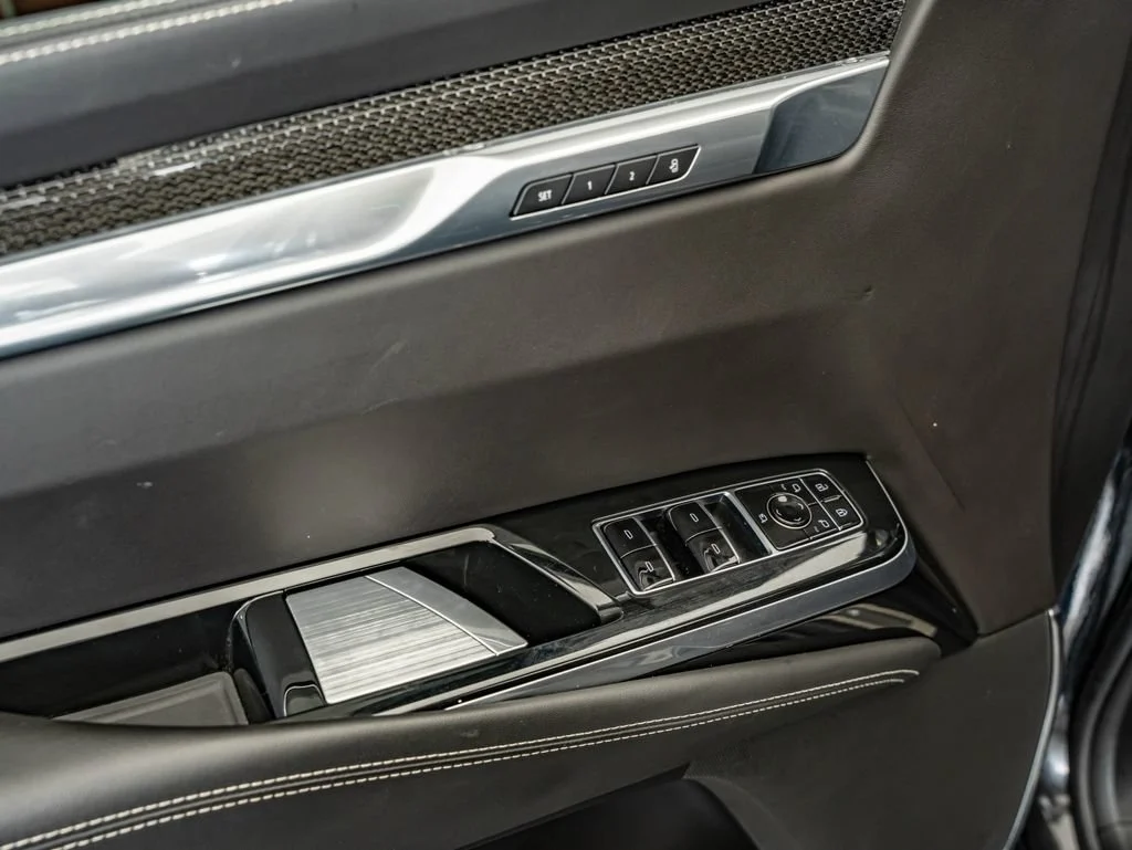 Used 2025 Black Raven Cadillac V-Series image 18