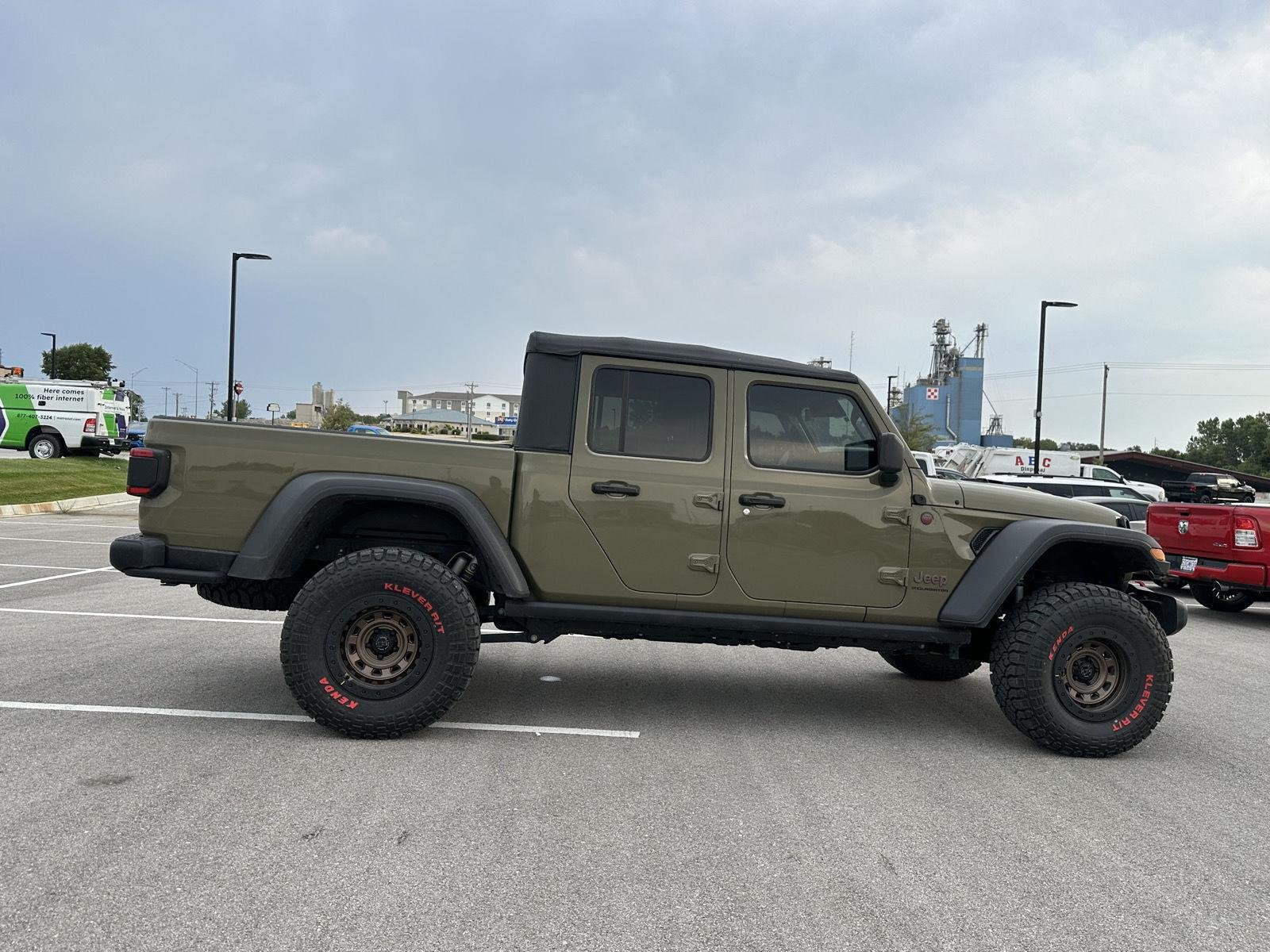 Used 2025 41 Jeep Rubicon image 6