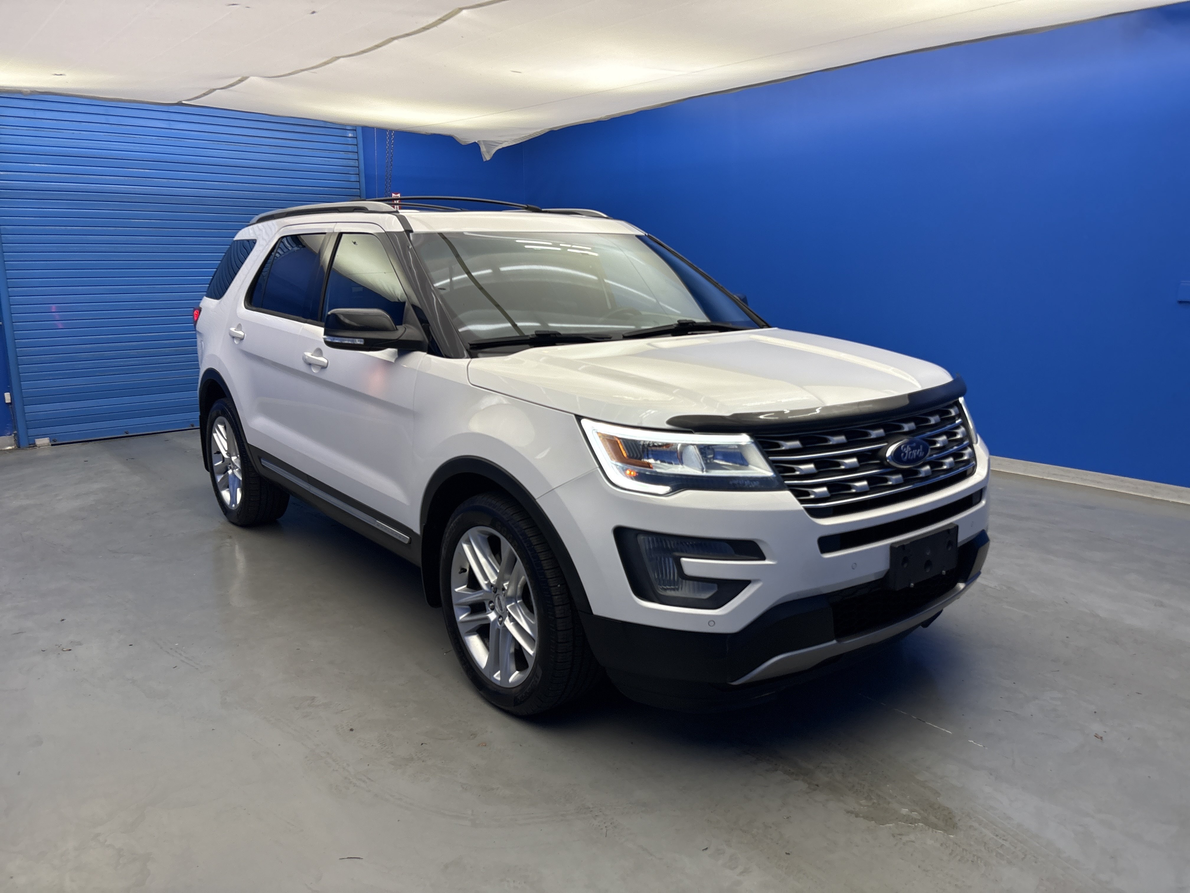 Used 2017 Ford Explorer XLT with VIN 1FM5K8D8XHGA05946 for sale in Jeffersontown, KY
