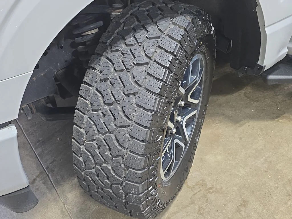 Used 2023 Avalanche Ford XLT image 33