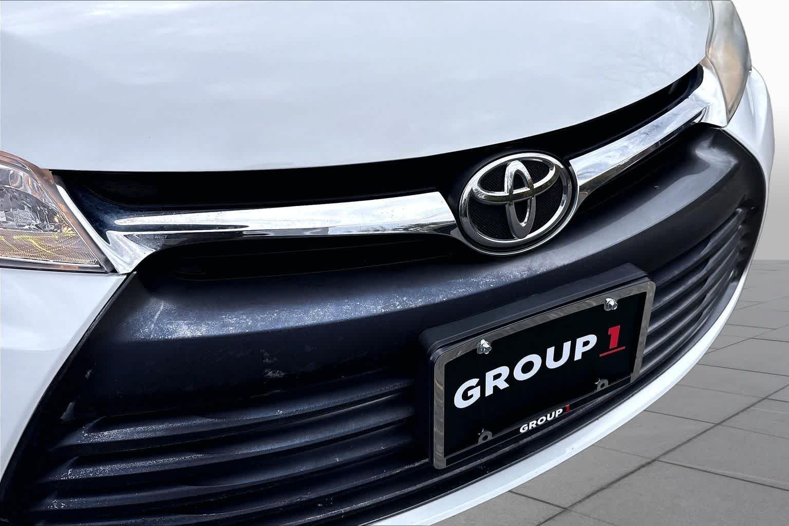 Used 2016 Super White Toyota LE image 30