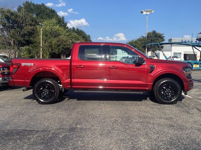 New 2026 Ruby Red Metallic Tinted Clearcoat Ford XLT image 2