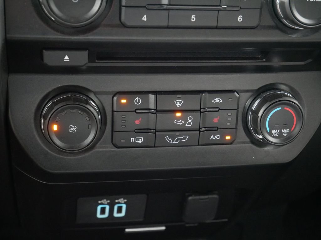 Used 2016 White Ford XLT image 20