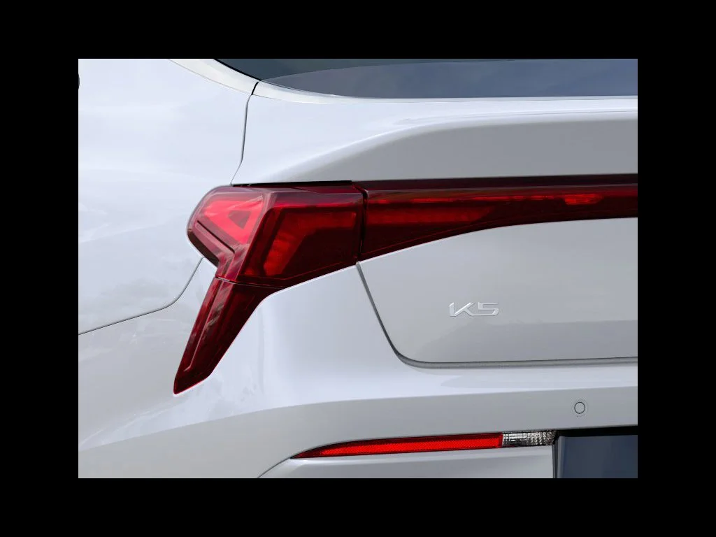 New 2027 Snow White Pearl Kia GT-Line image 24