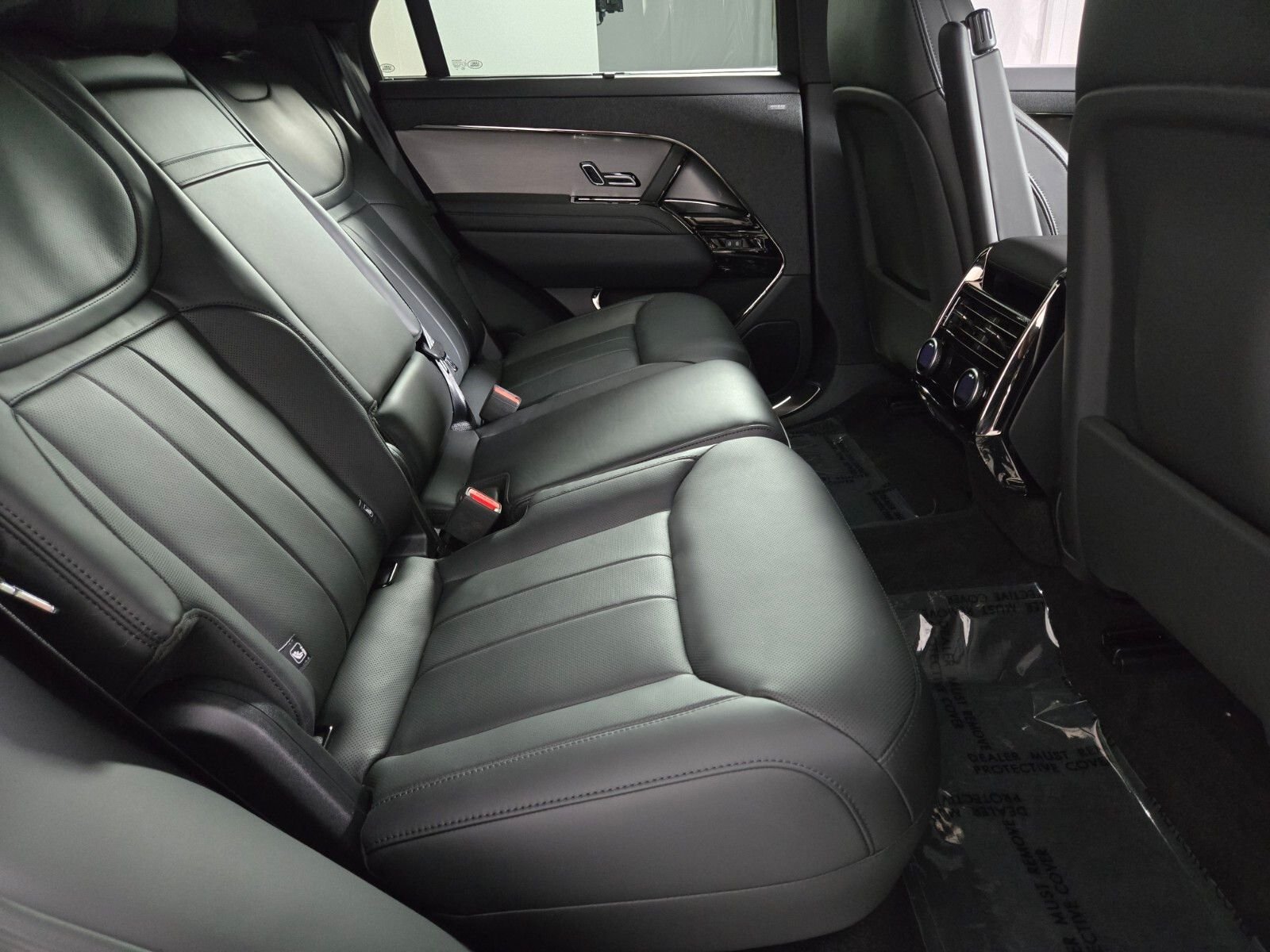 New 2026 Borasco Grey Land Rover Dynamic SE image 18