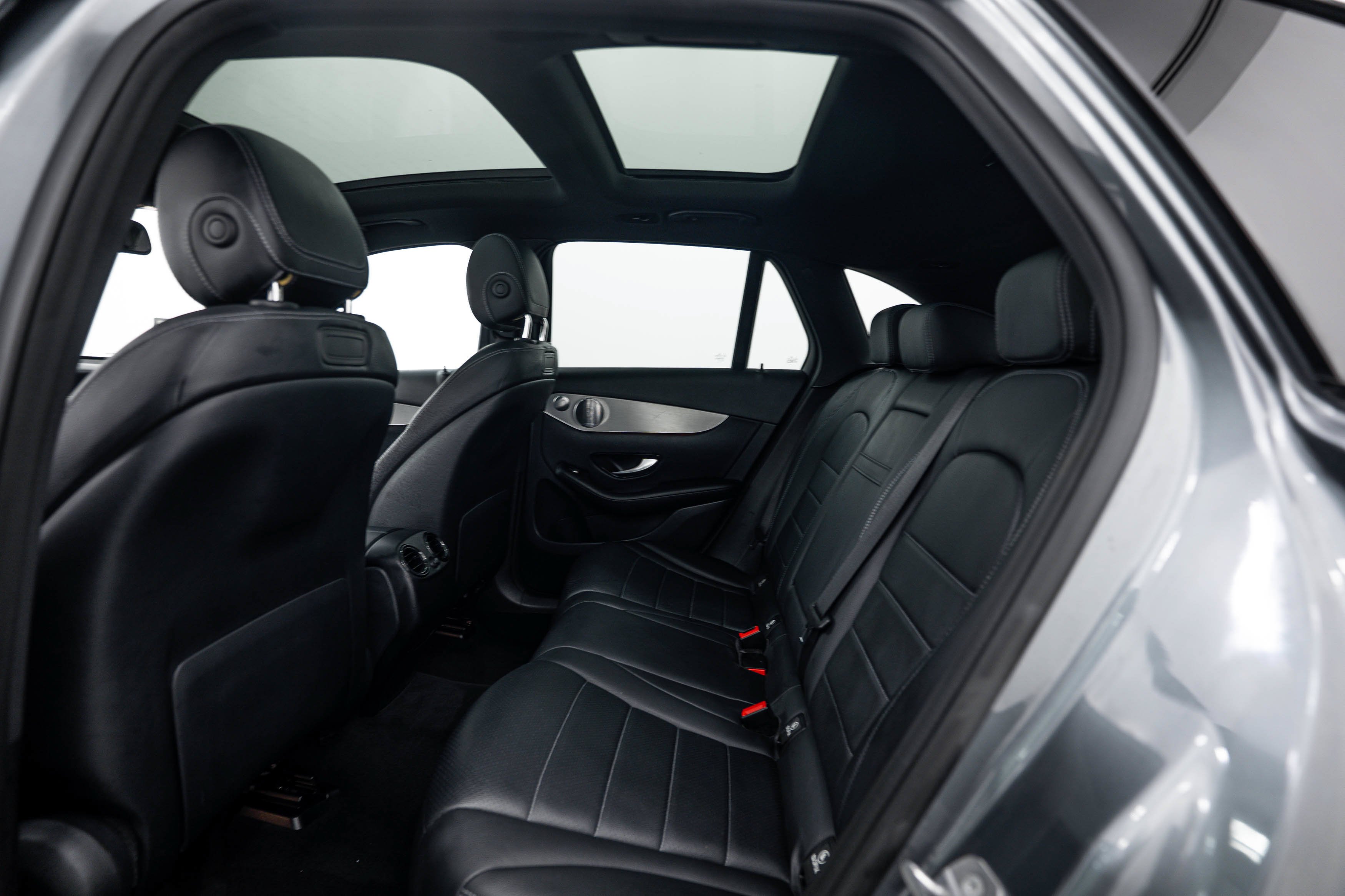 Used 2019 Selenite Grey Metallic Mercedes-Benz GLC 300 image 17