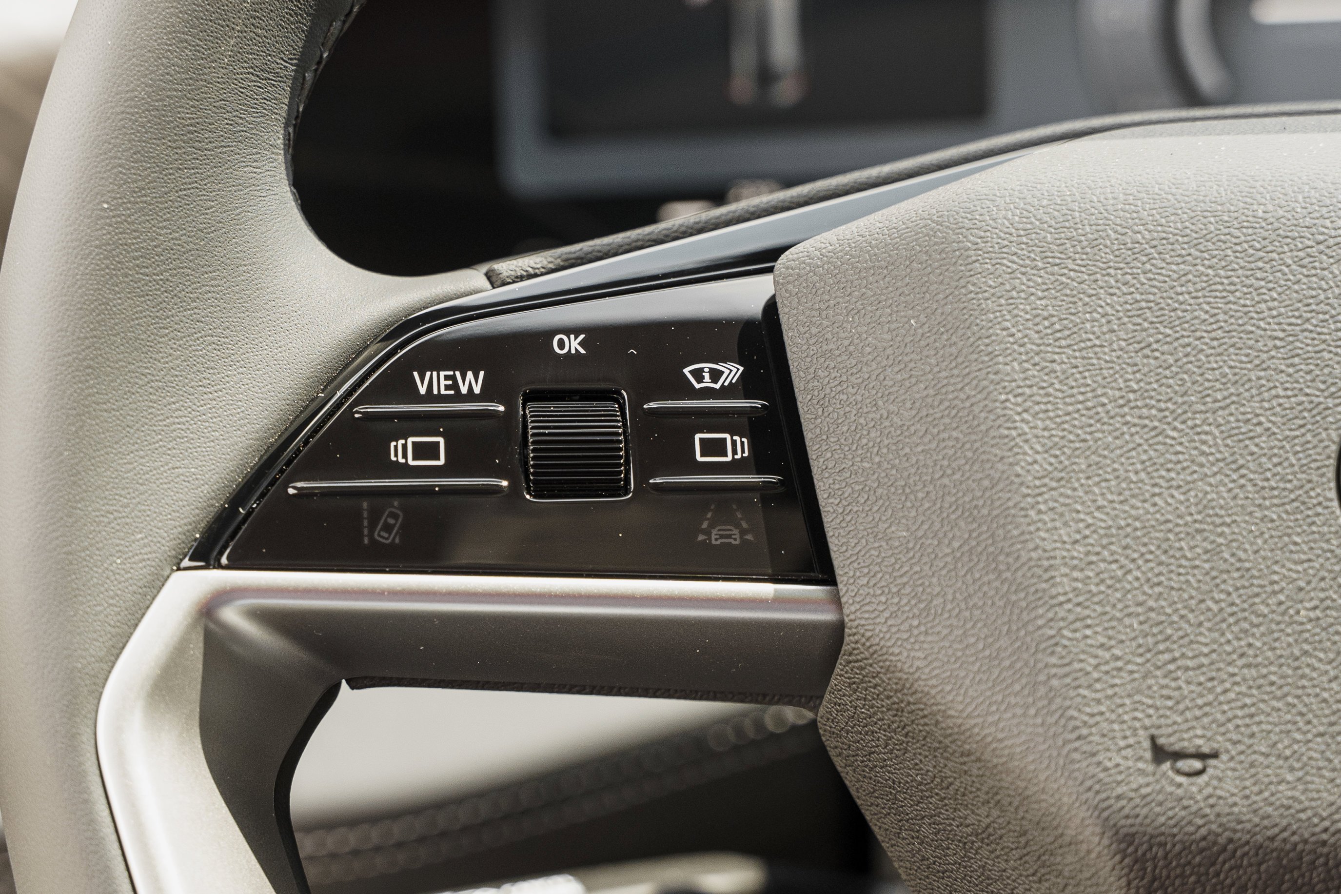 New 2027 Daytona Gray Pearl Effect Audi Premium Plus image 18