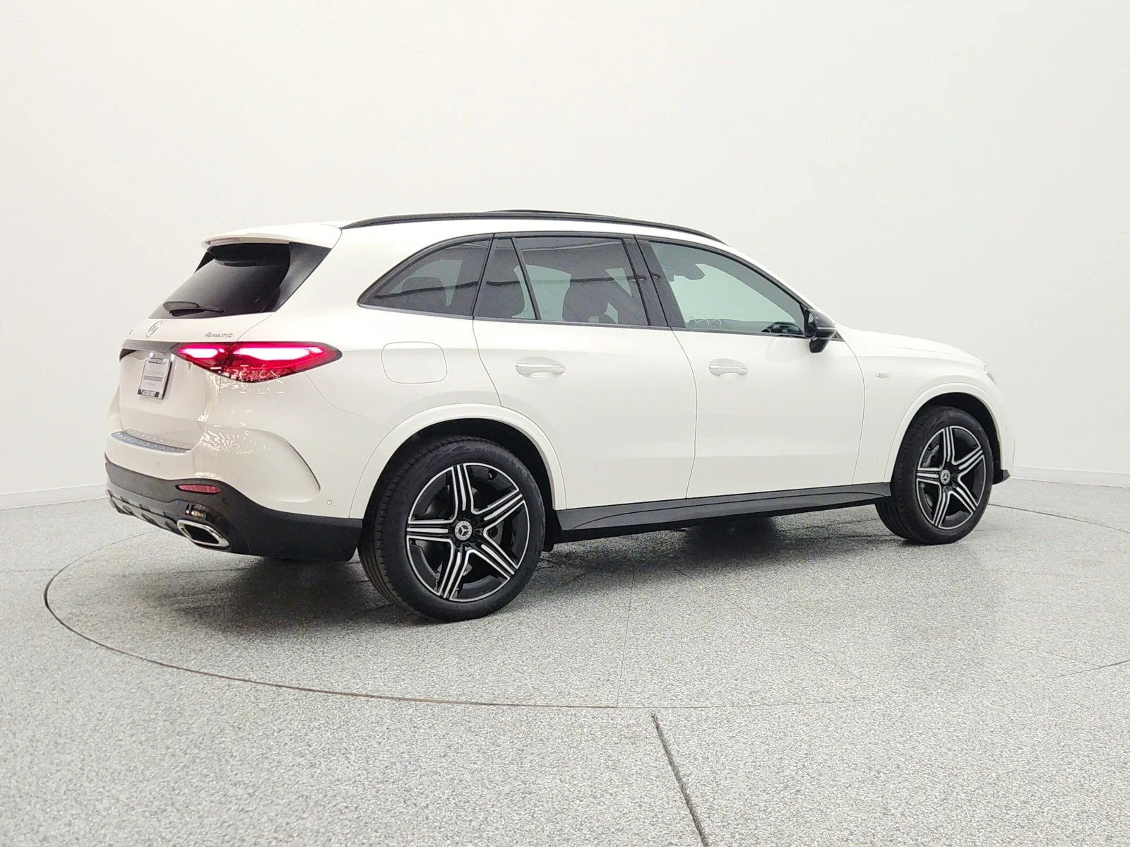 Certified Used 2025 Polar White Mercedes-Benz GLC 350e 4MATIC® SUV image 5