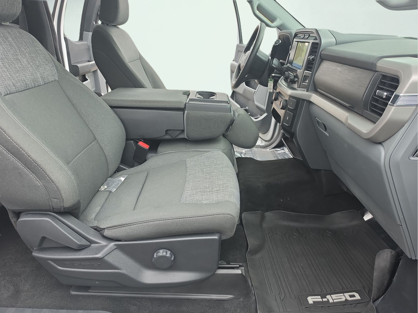 Used 2022 Oxford White Ford XLT image 18