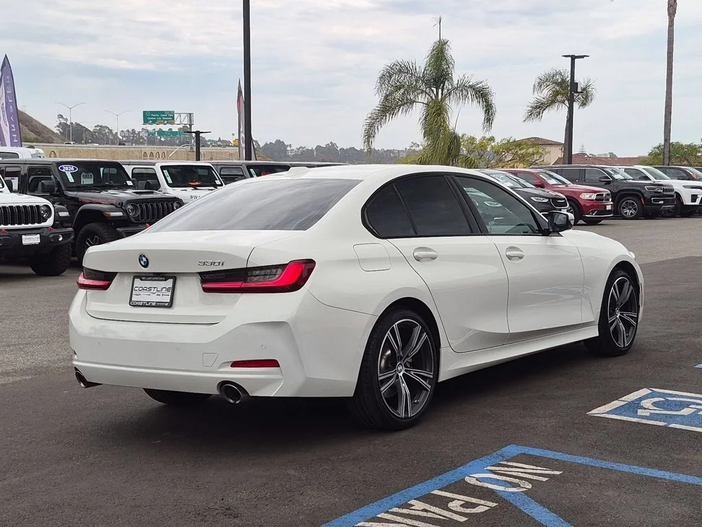 Used 2023 White BMW 330i image 5