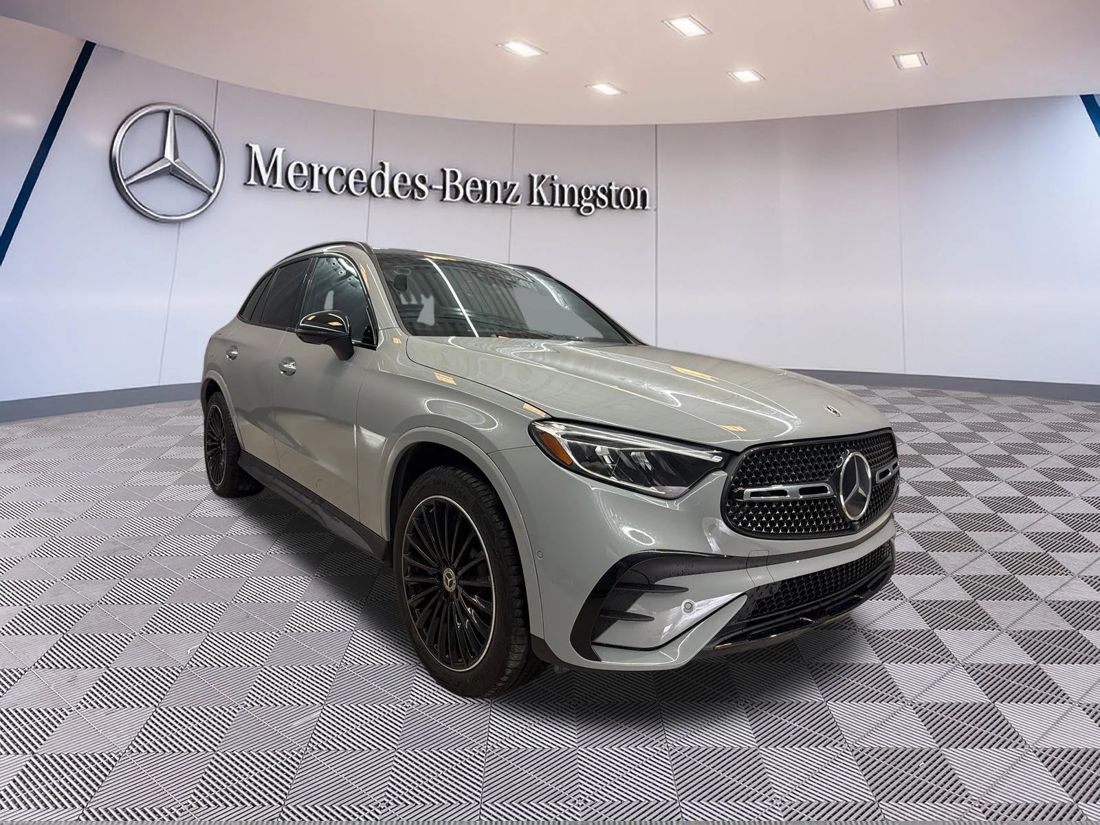 Used 2026 Light gray Mercedes-Benz GLC 300 image 1