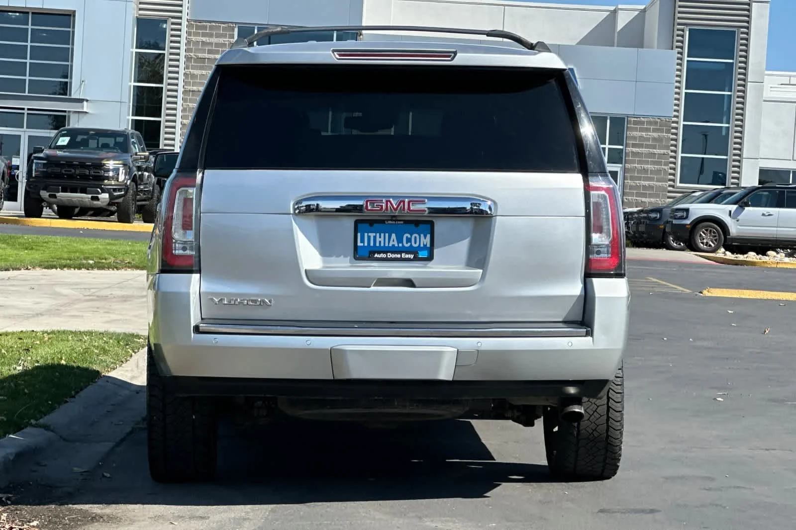 Used 2018 Quicksilver Metallic GMC Denali image 7