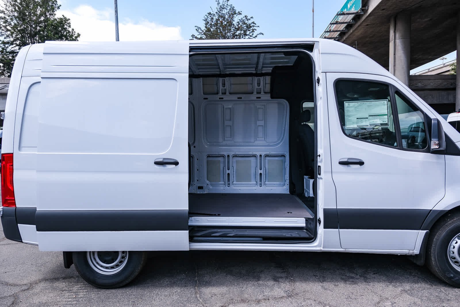 New 2025 Arctic+White Mercedes-Benz Cargo 144WB High Roof RWD 2.0L I4 Diesel Turbo SO image 38