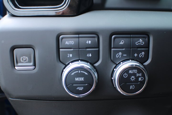 Used 2023 Dynamic Blue Metallic GMC AT4 image 8