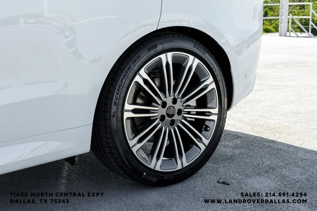 New 2026 Fuji White Land Rover Dynamic SE image 49