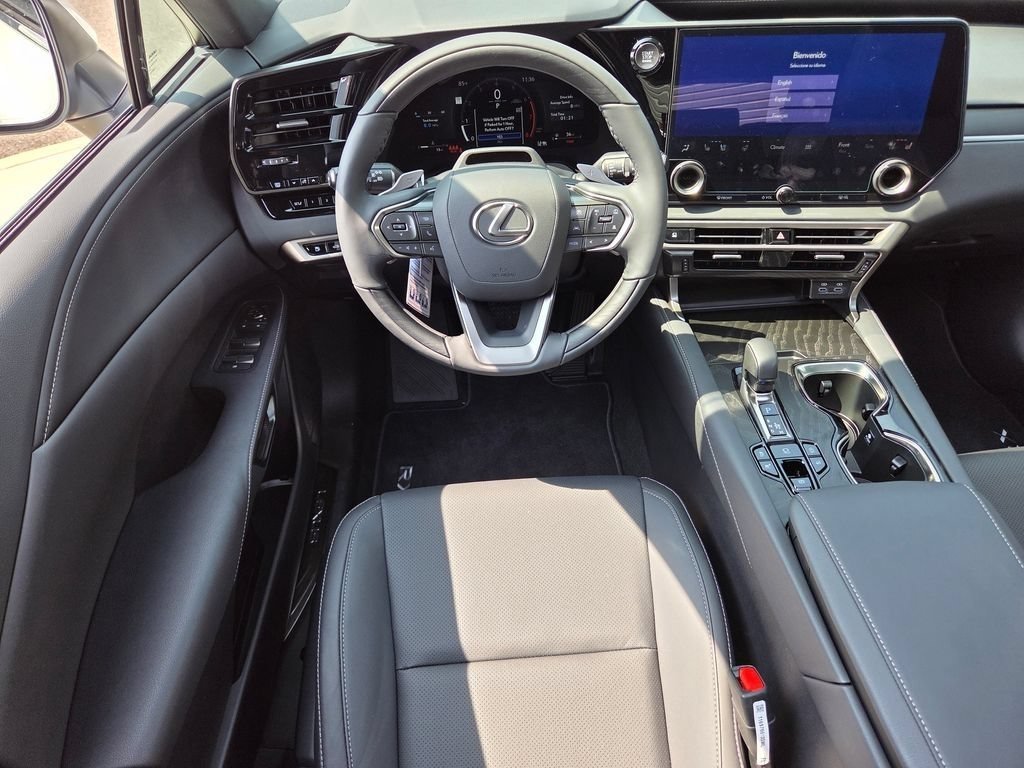 New 2026 Eminent White Pearl Lexus PREMIUM image 4