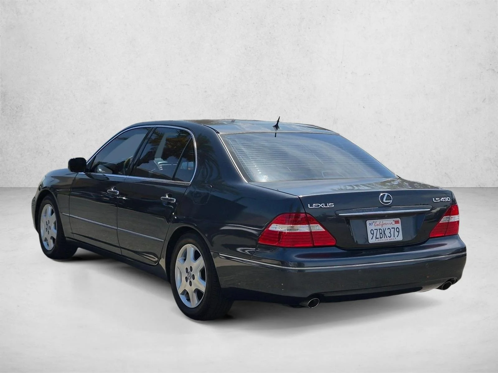 Used 2004 Silver/Gray Lexus  image 8