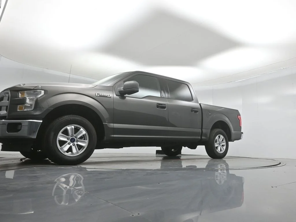 Used 2017 Gray Ford XLT image 37