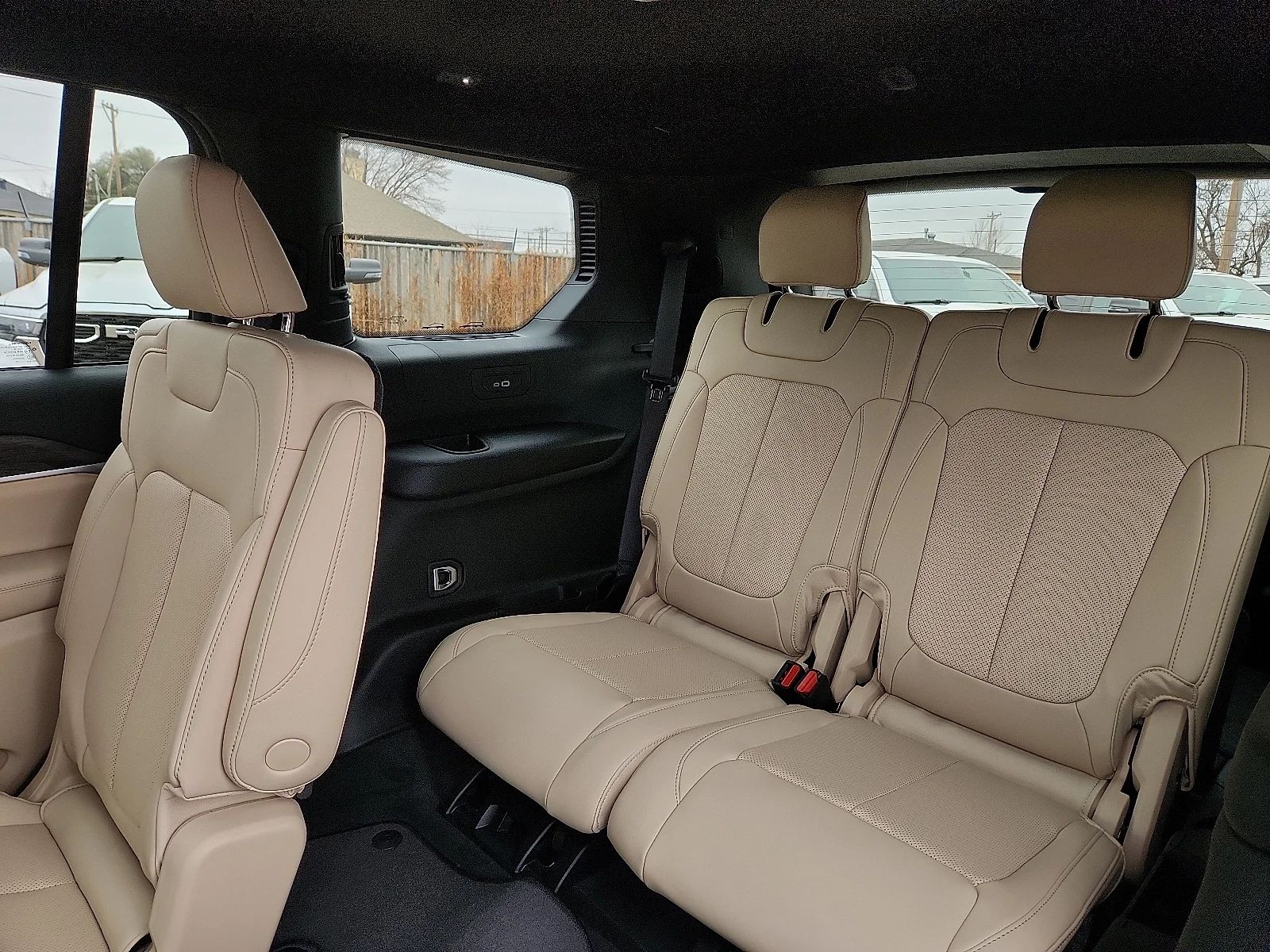 New 2026 Black Jeep L LIMITED 4X4 image 9