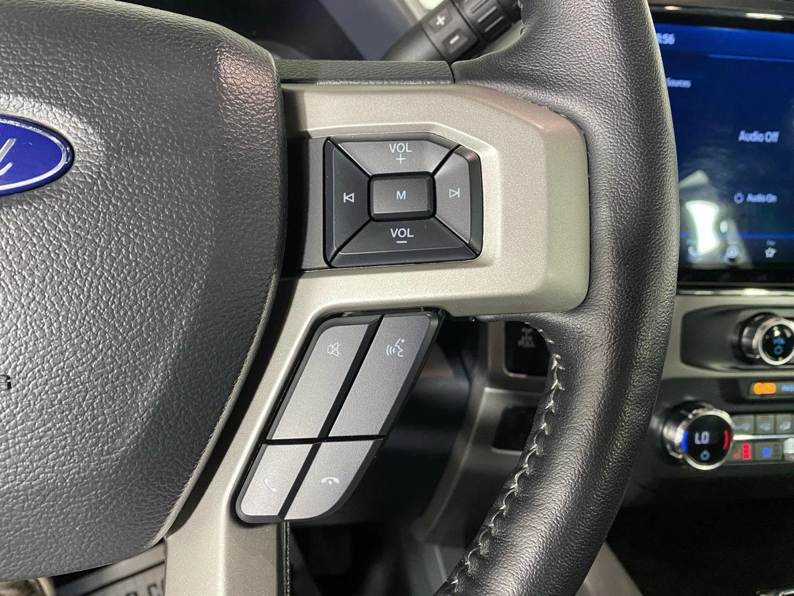 Used 2022 Agate Black Ford Lariat image 17