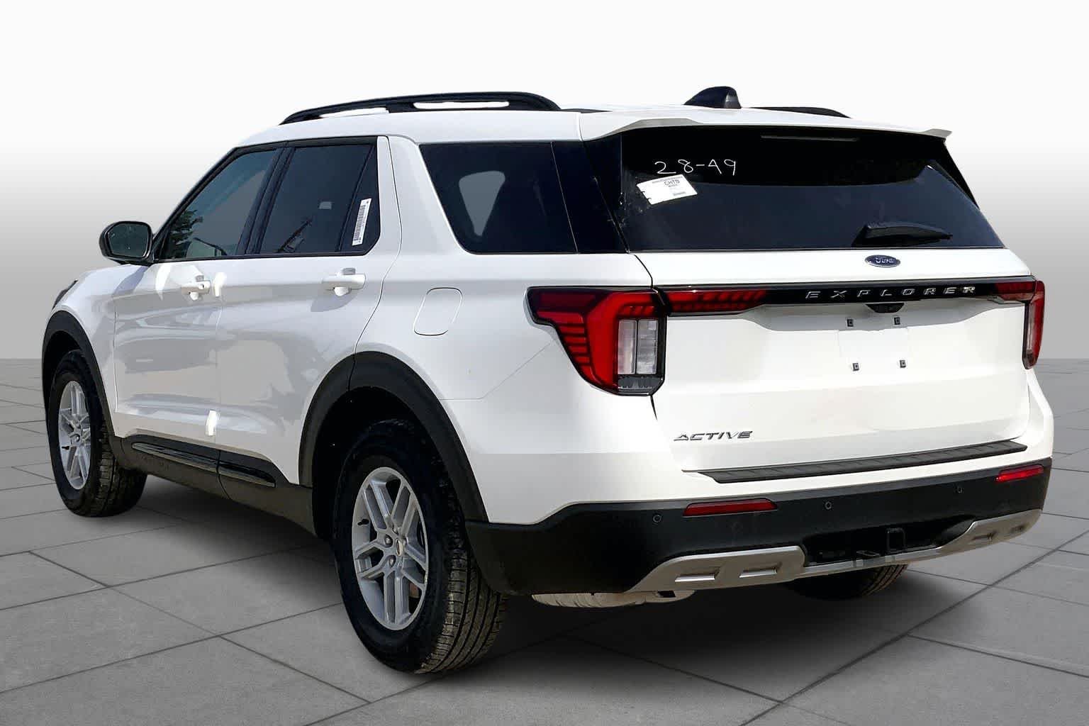 New 2026 Star White Metallic Tri-Coat Ford Active image 9