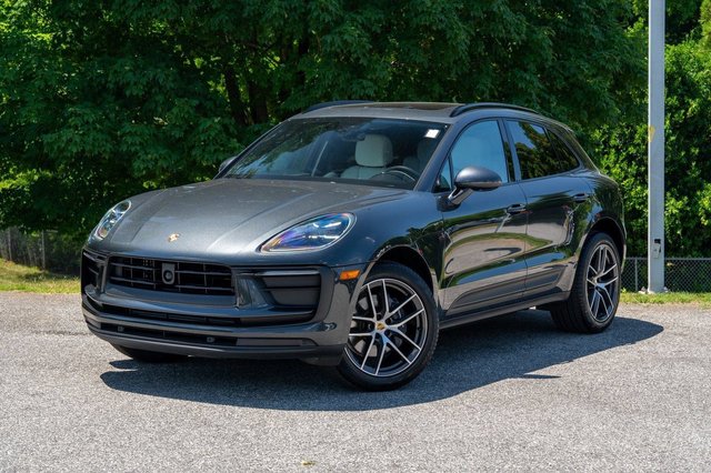 2025 Porsche Macan Base