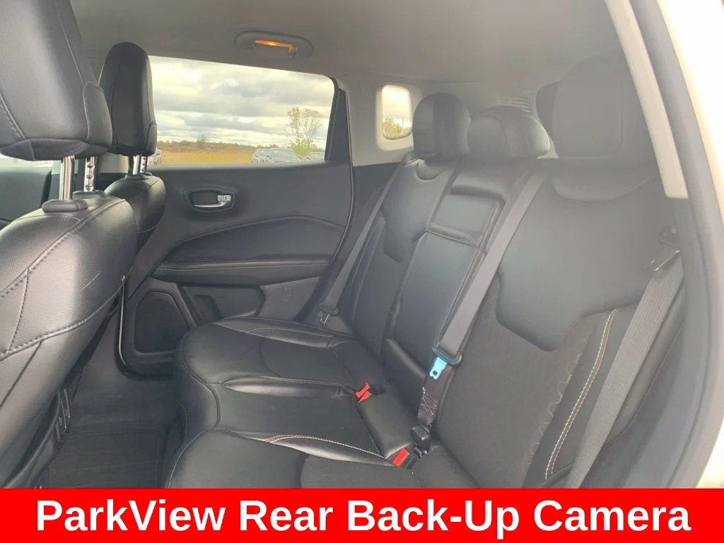 Used 2019 White Jeep Latitude image 8
