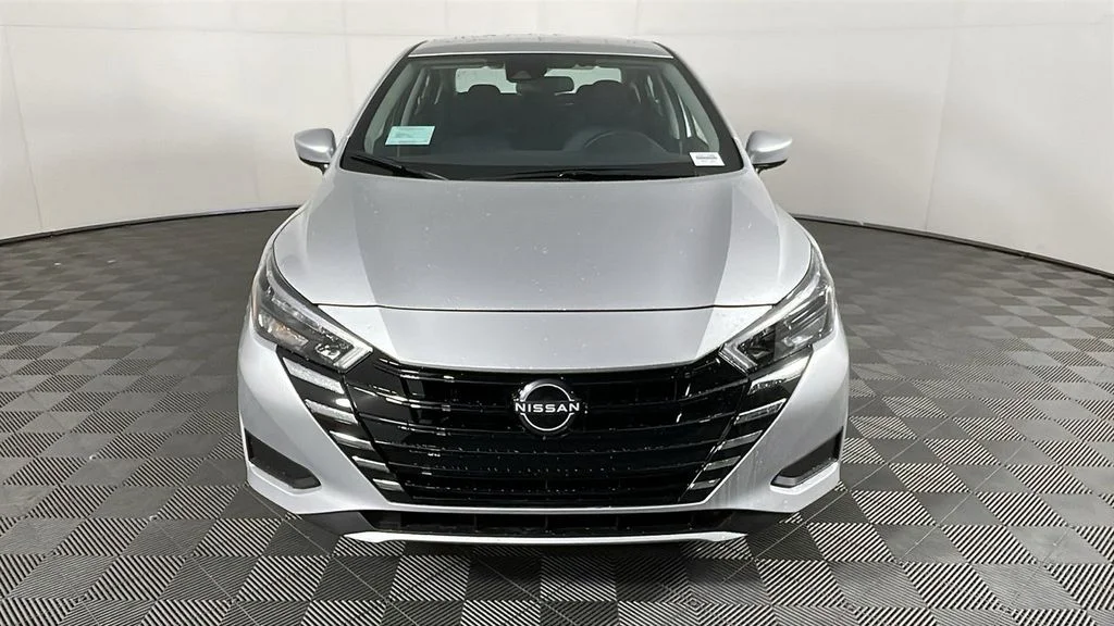 Used 2025 Silver Nissan 1.6 SV image 9