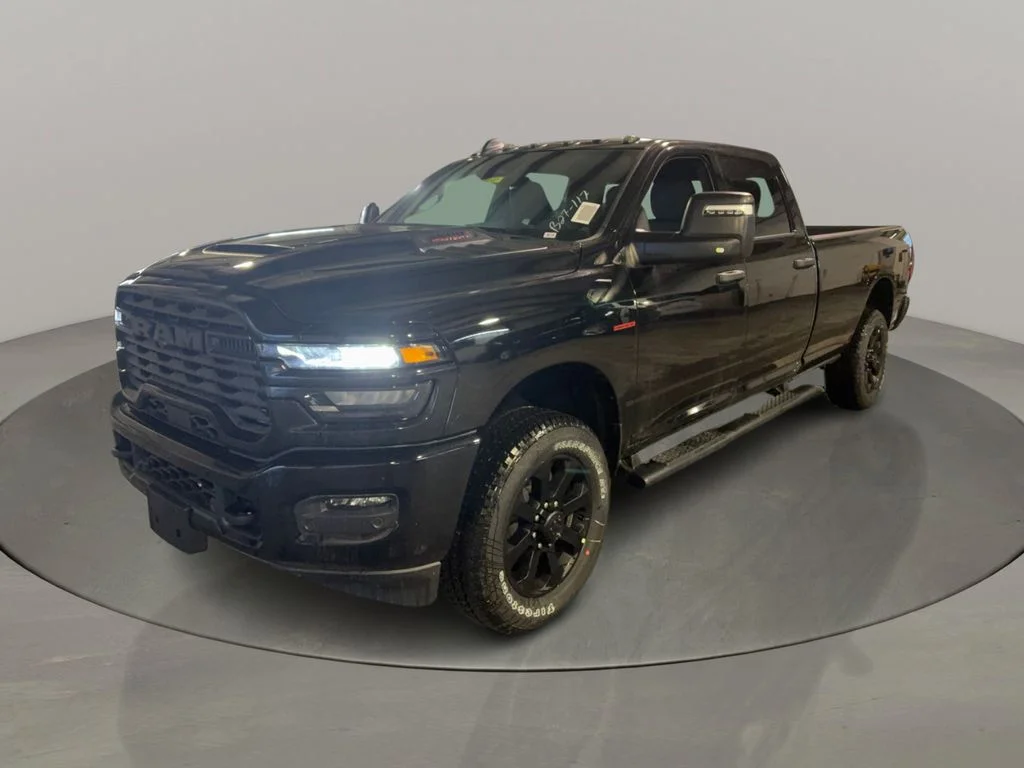 New 2026 Diamond Black Crystal Pearl-Coat Exterior Paint RAM Tradesman image 3