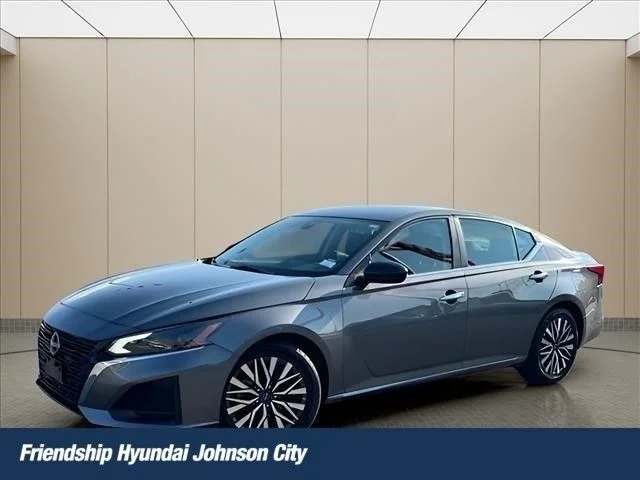 Used 2024 Gray Nissan 2.5 SV image 1