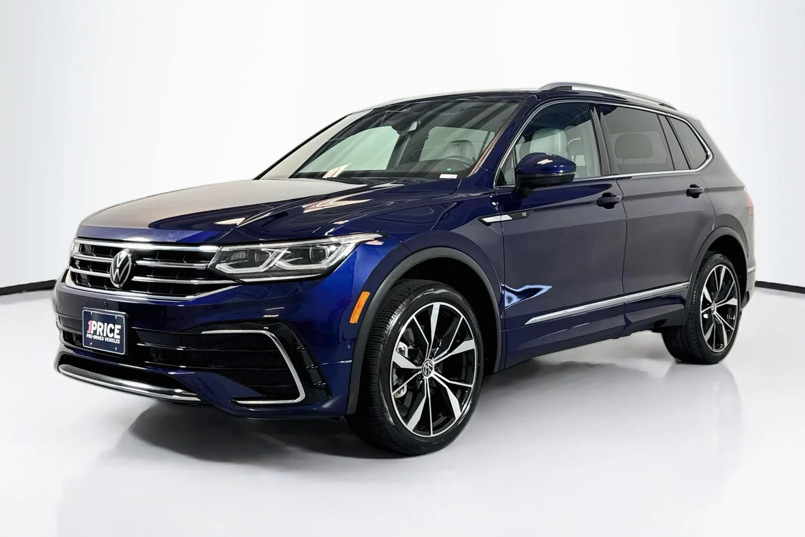 Used 2022 Atlantic Blue Metallic Volkswagen SEL R-Line image 1