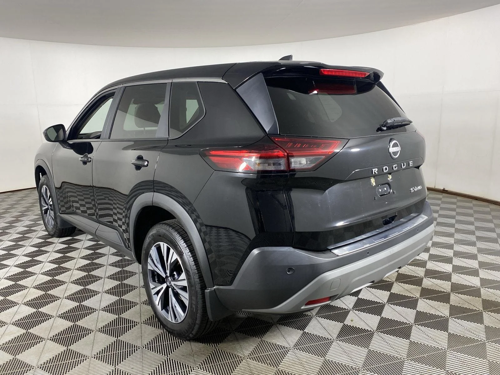 Used 2023 Super Black Nissan SV image 5