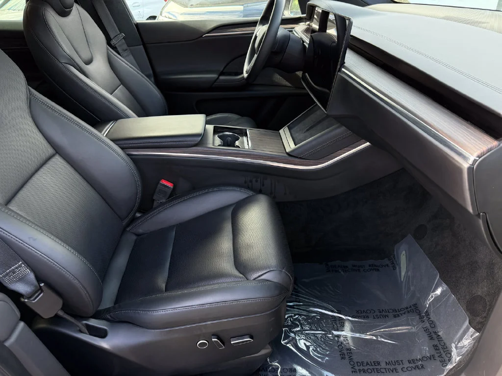 Used 2024  Tesla NA image 16