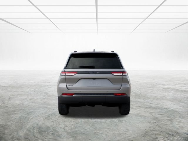 New 2026 Silver Zynith Exterior Paint Jeep Altitude image 8