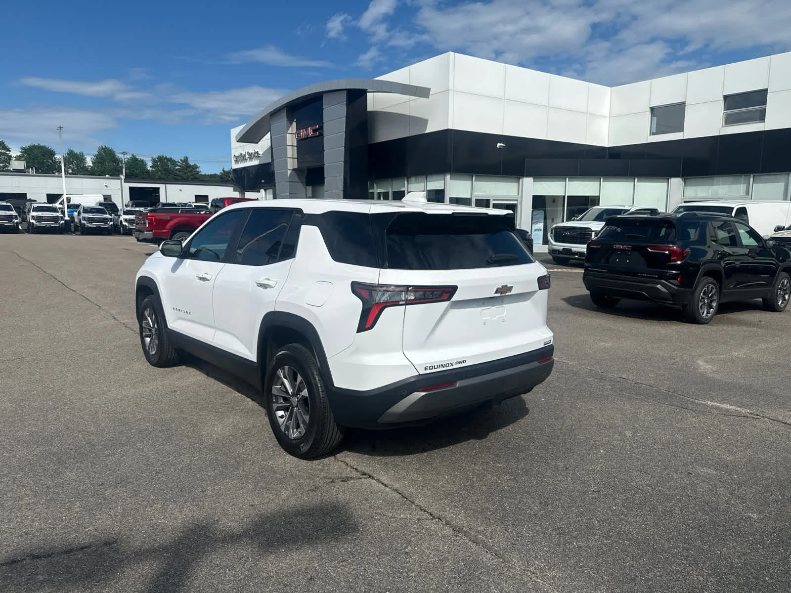 Used 2025 Summit White Chevrolet AWD LT image 3