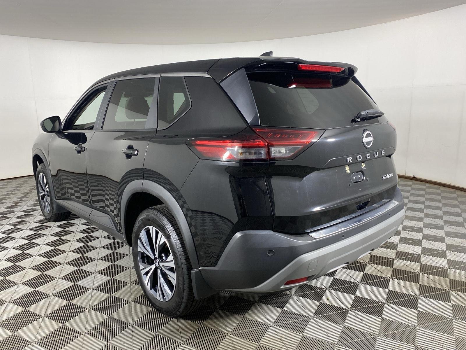 Used 2023 Super Black Nissan SV image 5