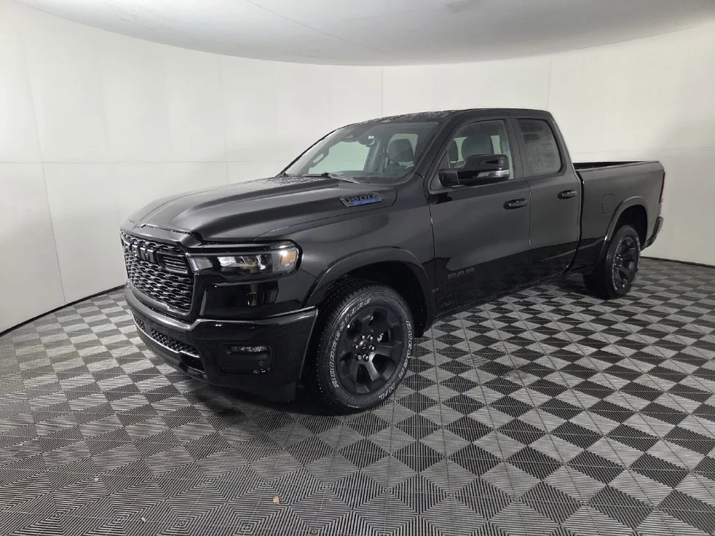 New 2026 Diamond Black Crystal Pearl-Coat Exterior Paint RAM Big Horn image 4