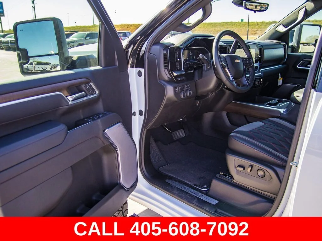 2025 Chevrolet Silverado 3500 HD High Country - Photo 174