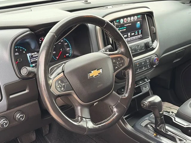 Used 2018 Black Chevrolet Z71 image 17